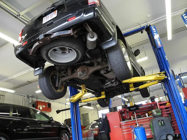 car, mechanic, automobile, mechanical, auto repair shop, repairs, maintenance. How shops set an auto repair labor rate by state