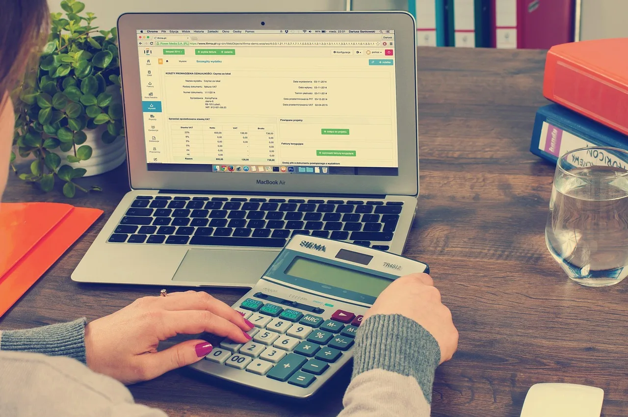 bookkeeping, accounting, taxes, settlement, calculator, money, business, finance, billing, documents, office, desk, secretariat, macbook, binder, folders, bookkeeping, bookkeeping, bookkeeping, accounting, accounting, accounting, accounting, accounting, taxes, calculator, money, money, money, finance, finance, finance, finance, billing. Auto repair shop bookkeeping without the accountant: the basics that keep cash flowing