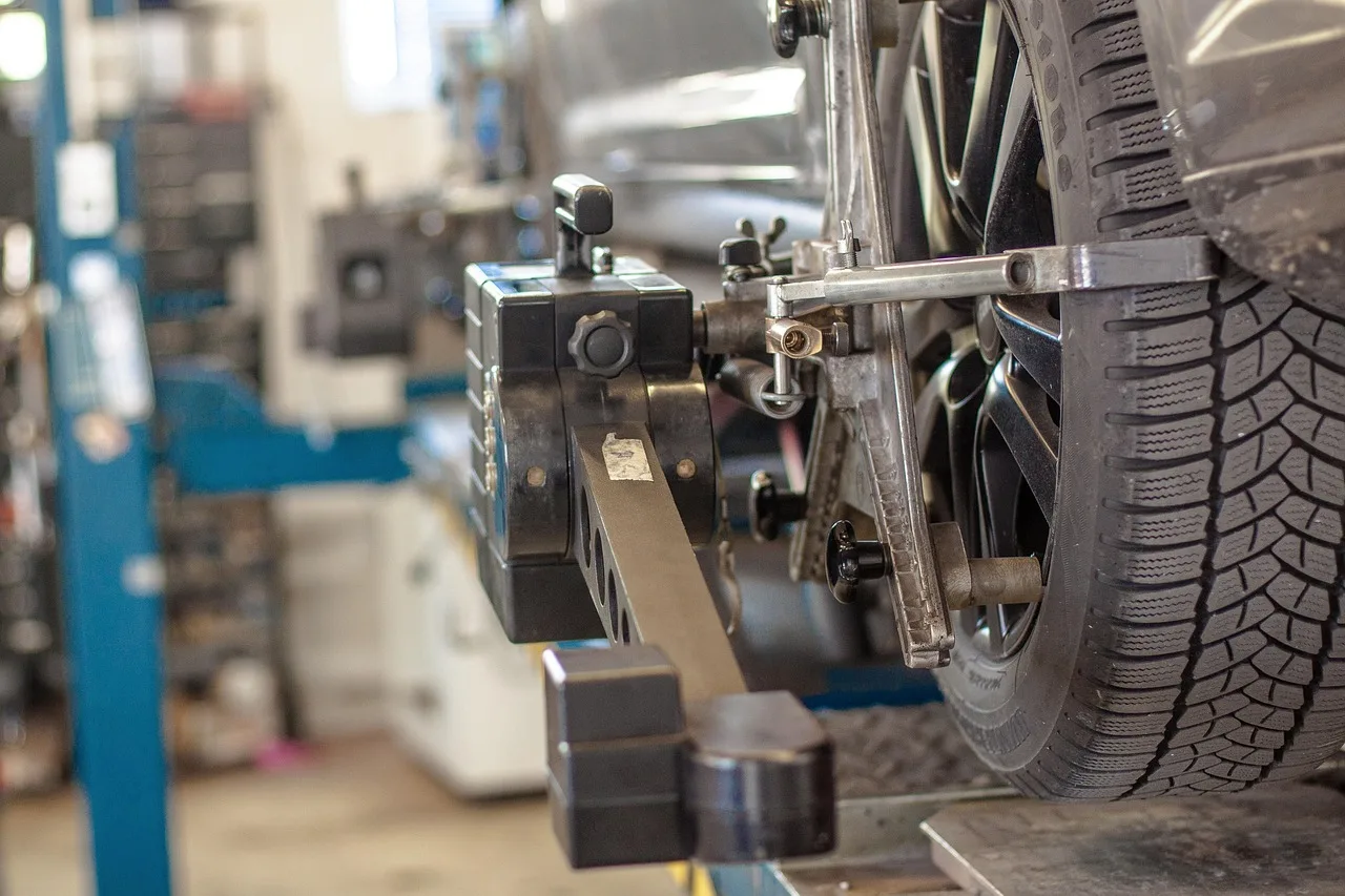 workshop, aks, measured, track set, laser, steering, car lift, auto repair shop, lifting platform, automobile, auto repair, vehicle, technology, automotive workshop, car lift, auto repair, auto repair, auto repair, auto repair, auto repair. Auto repair shop equipment: specs, setup, and upkeep