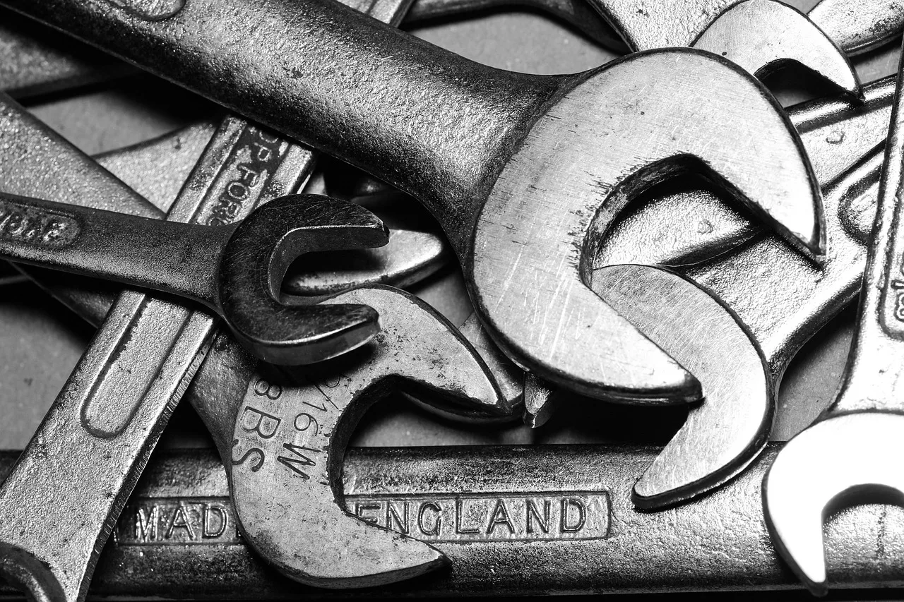 spanner, tools, wrench, equipment, repair, work, hardware, metal, maintenance, service, mechanical, steel, set, iron, mechanic, workshop, engineering, car, metallic, auto, garage, gray car, car wallpapers, gray work, gray tools, gray garage, gray metal, gray service. How an auto repair shop prices for profit