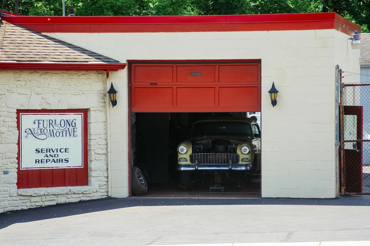 car, retro, old, car shop, repair, service, automotive, car wallpapers, tire, garage, door, shop, store front. More customers for an auto repair shop: what works
