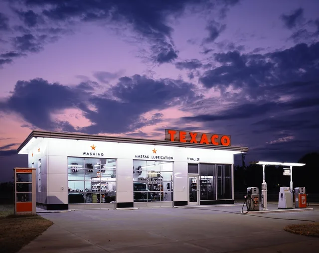 gas station, workshop, garage, old, vintage, auto repair shop, stopping point, nature, antique, nostalgia, building, road, texaco, gas pump, refuel, petrol, diesel, usa, america, north america, united states, highsmith, evening sun, morning sun, dusk, clouds, evening light, evening atmosphere, cloud play, resting place. Opening an auto repair shop: SBA and BBB basics